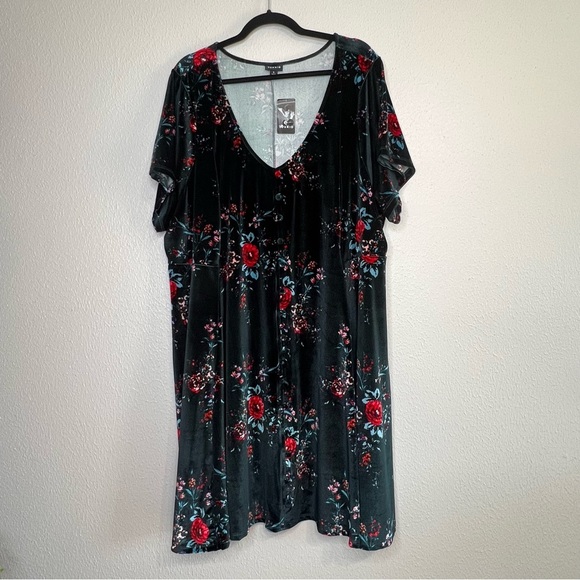 Torrid Mini Velvet Skater Dress Dark Green Floral V-Neck Plus Size 4X NEW - Picture 16 of 16